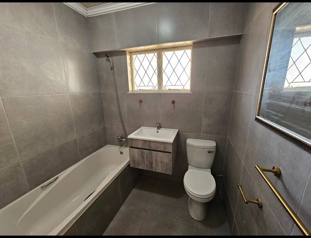 1.5 BEDROOM FLAT SOLD IN PINETOWN CENTRAL